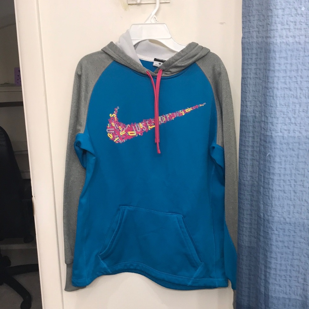 Nike therma fit sweatshirt